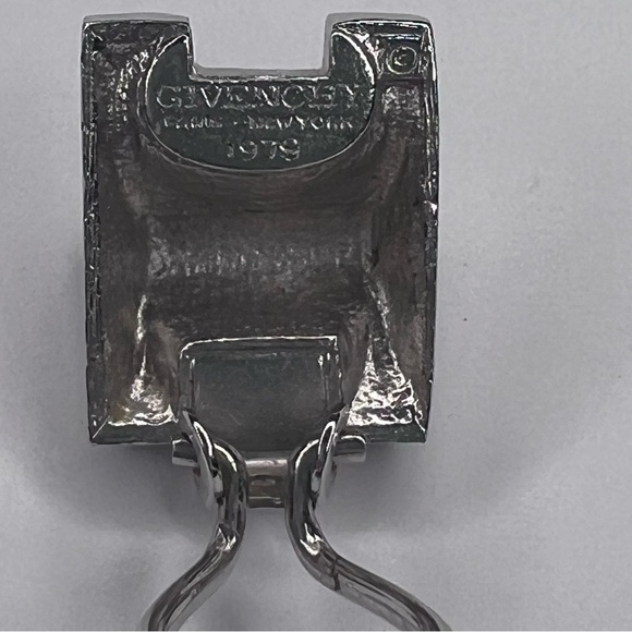 Givenchy Vintage 1979 Brutalist Silver Clip on earrings - Picture 4 of 6